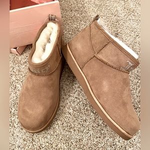 NIB Juicy couture fur/suede boots